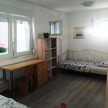 Marjan Rose سبليت