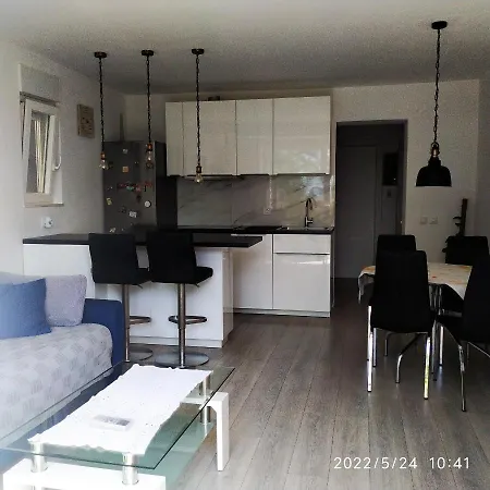 Apartament Marjan Rose *